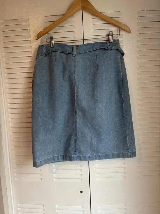 Upcycled Denim Mini Skirt Size 10 – Handmade Charm Details & Floral Bow🌸 - Picture 9 of 12